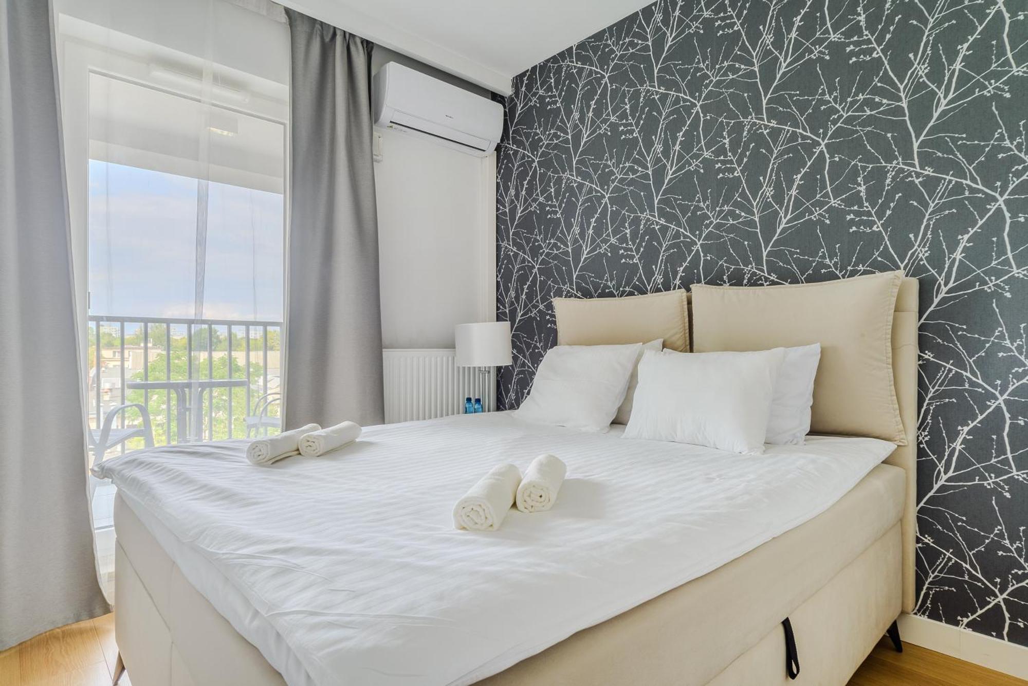 Cozy Family Apartments With Balcony Near Zlote Tarasy Βαρσοβία Εξωτερικό φωτογραφία