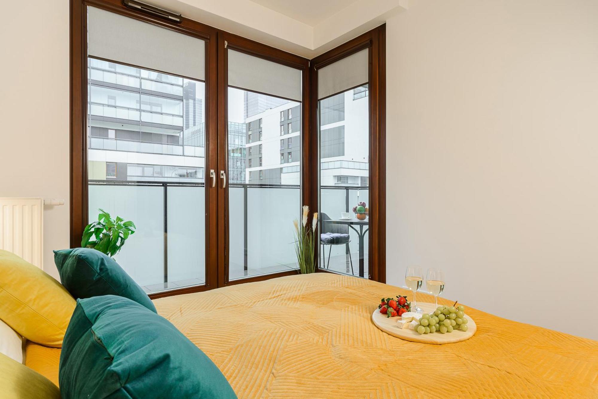 Cozy Family Apartments With Balcony Near Zlote Tarasy Βαρσοβία Εξωτερικό φωτογραφία