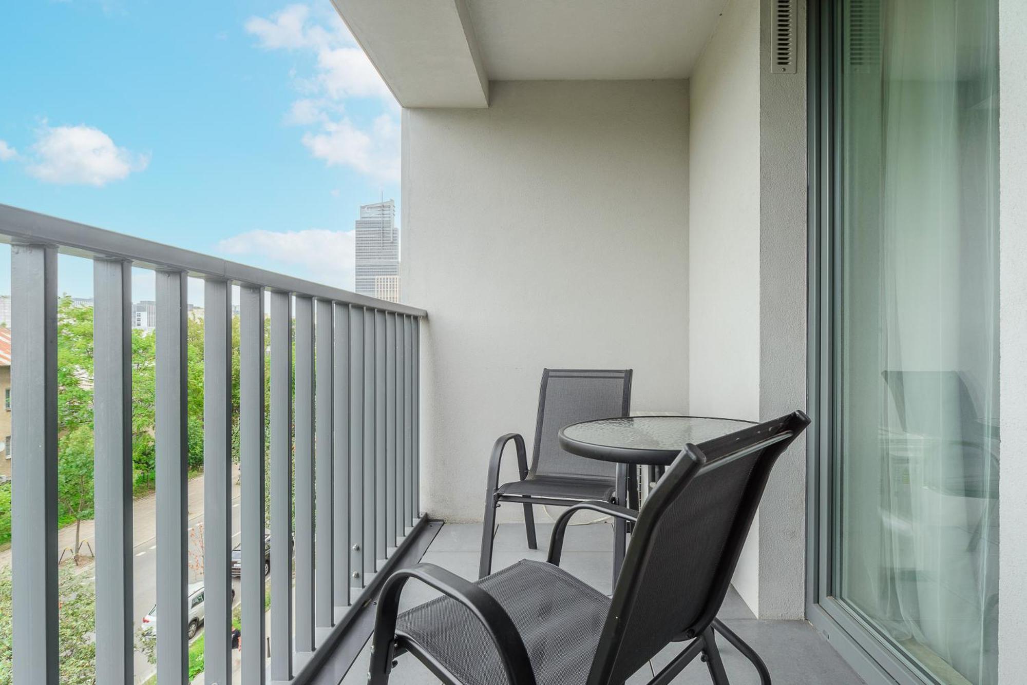 Cozy Family Apartments With Balcony Near Zlote Tarasy Βαρσοβία Δωμάτιο φωτογραφία