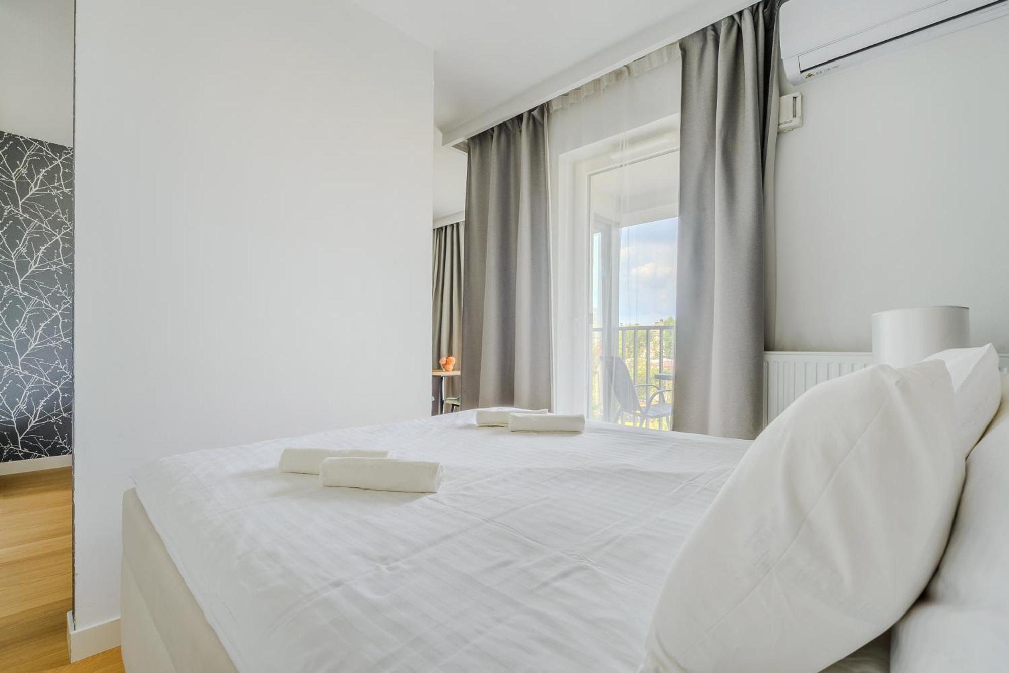 Cozy Family Apartments With Balcony Near Zlote Tarasy Βαρσοβία Δωμάτιο φωτογραφία