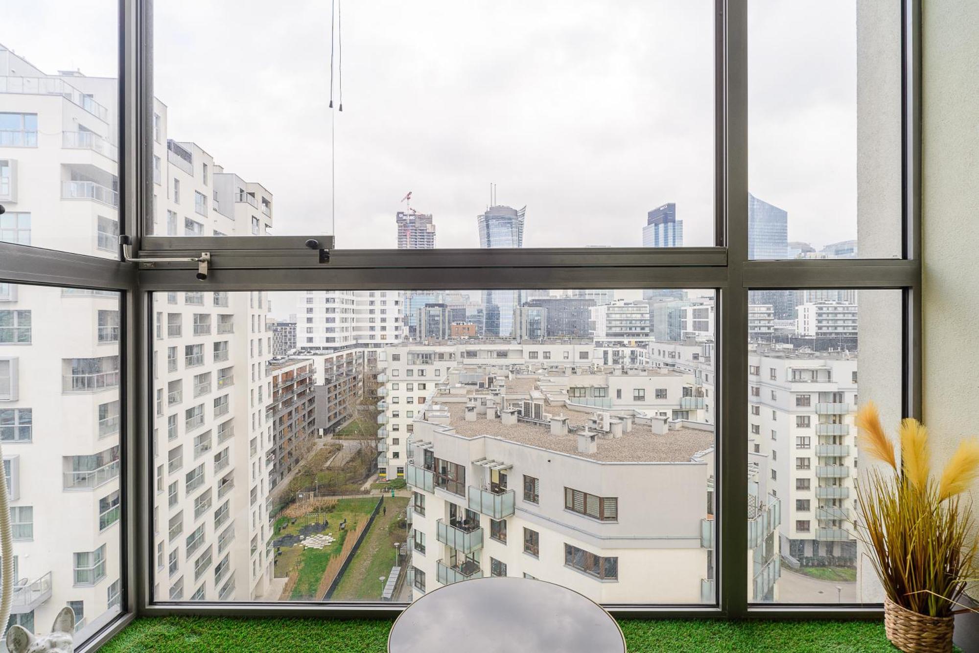 Cozy Family Apartments With Balcony Near Zlote Tarasy Βαρσοβία Εξωτερικό φωτογραφία